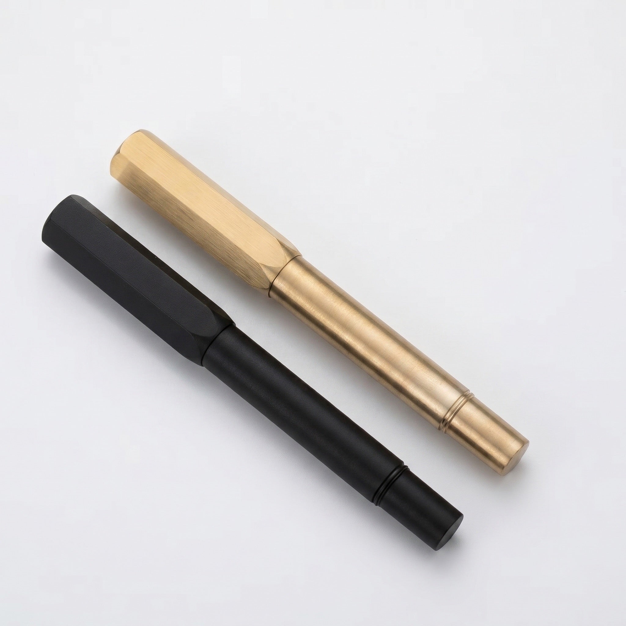 Momento Fountain Pen - Pair (Brass + Titanium)